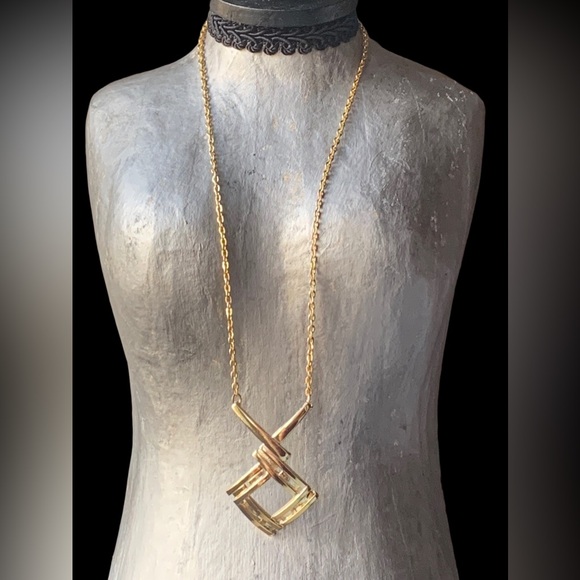 Gold Plated Geometric Diamond Shaped Necklace Woman’s Jewelry Gorgeous!! - Picture 3 of 7